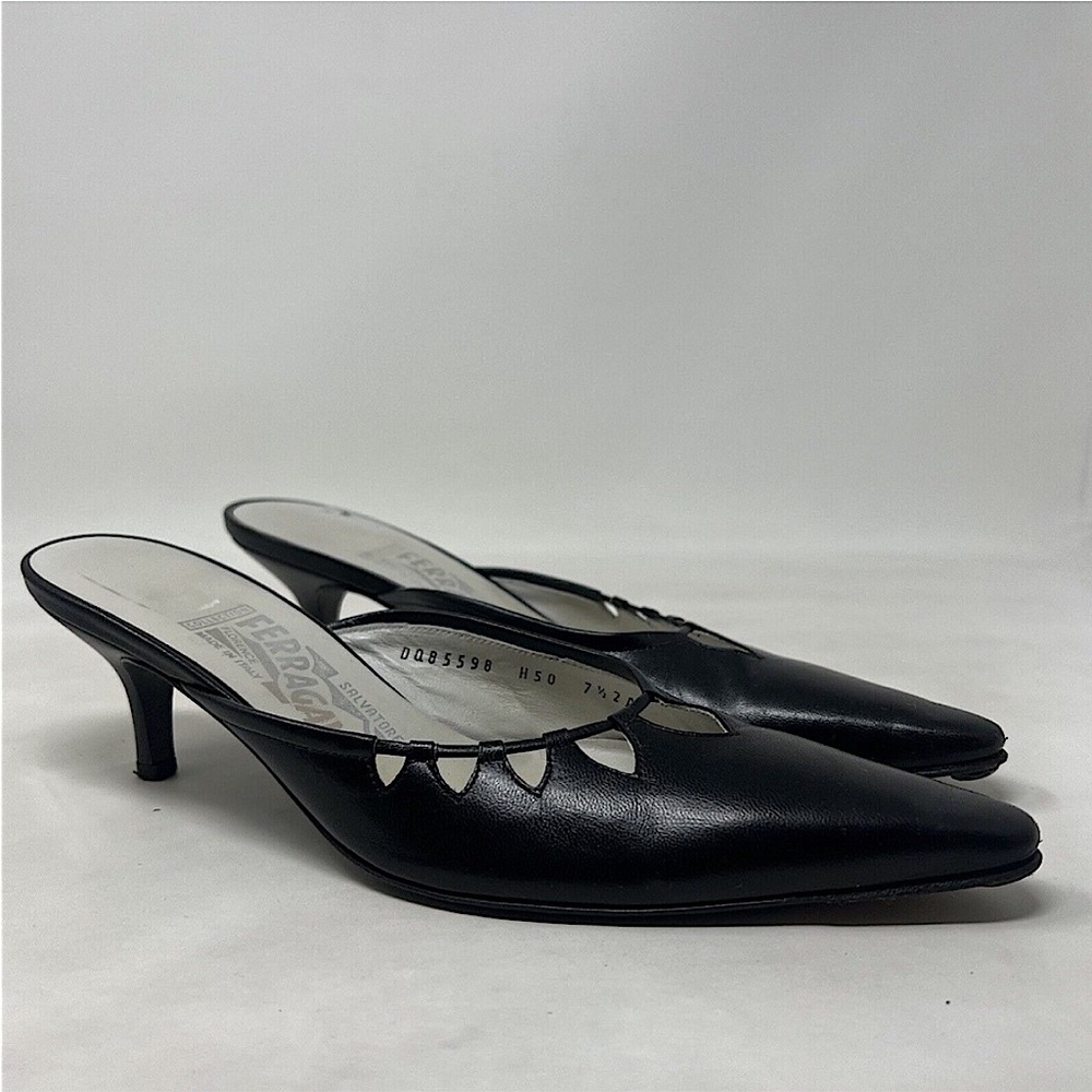 Vintage Salvatore Ferragamo leather pointed kitten heel mules